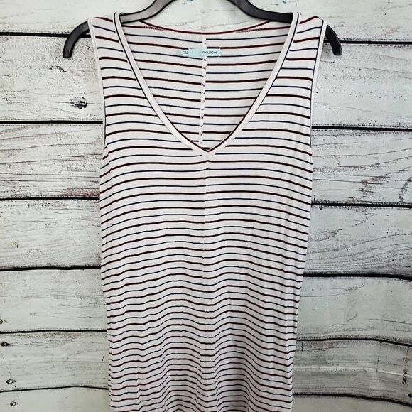 Maurices Large White Stripe Sleeveless Top - Picture 2 of 9